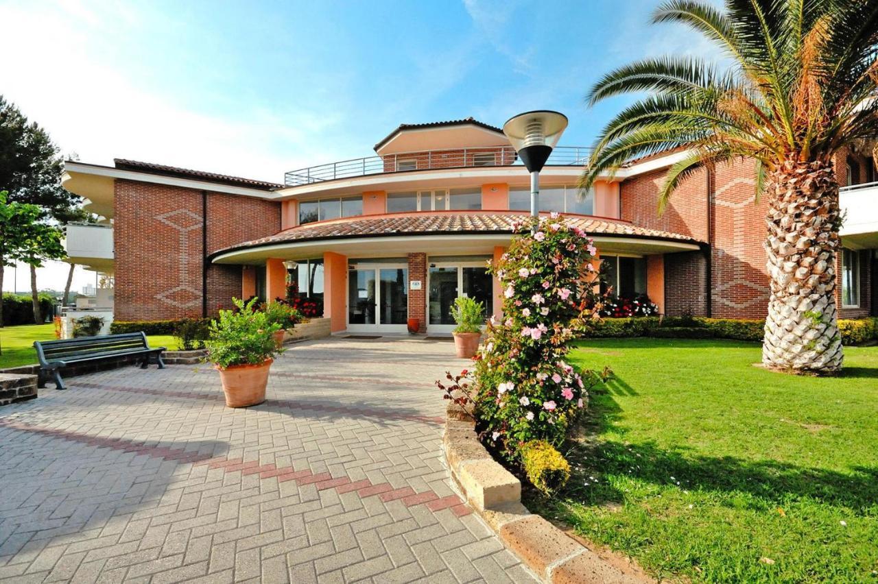 Apartment In Cecina Mare With Outdoor Pool Marina di Cecina Esterno foto
